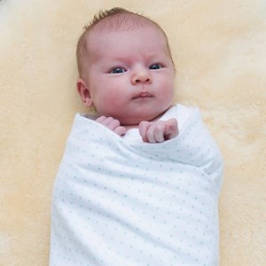 Cách quấn tã giúp bé sơ sinh ấm áp và ngủ ngon